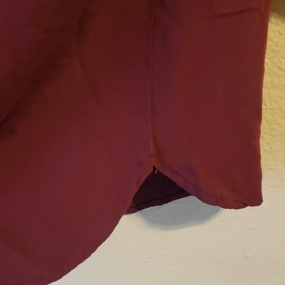 Magellan Outdoors Red Cuffed Sleeve Blouse with Notched Collar - Picture 6 of 8